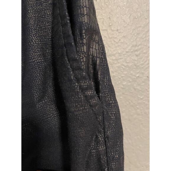 Bevy Flog Womens Pants Size 27 Black Snake Skin Metallic Pull On Mob Wife READ - Picture 2 of 10